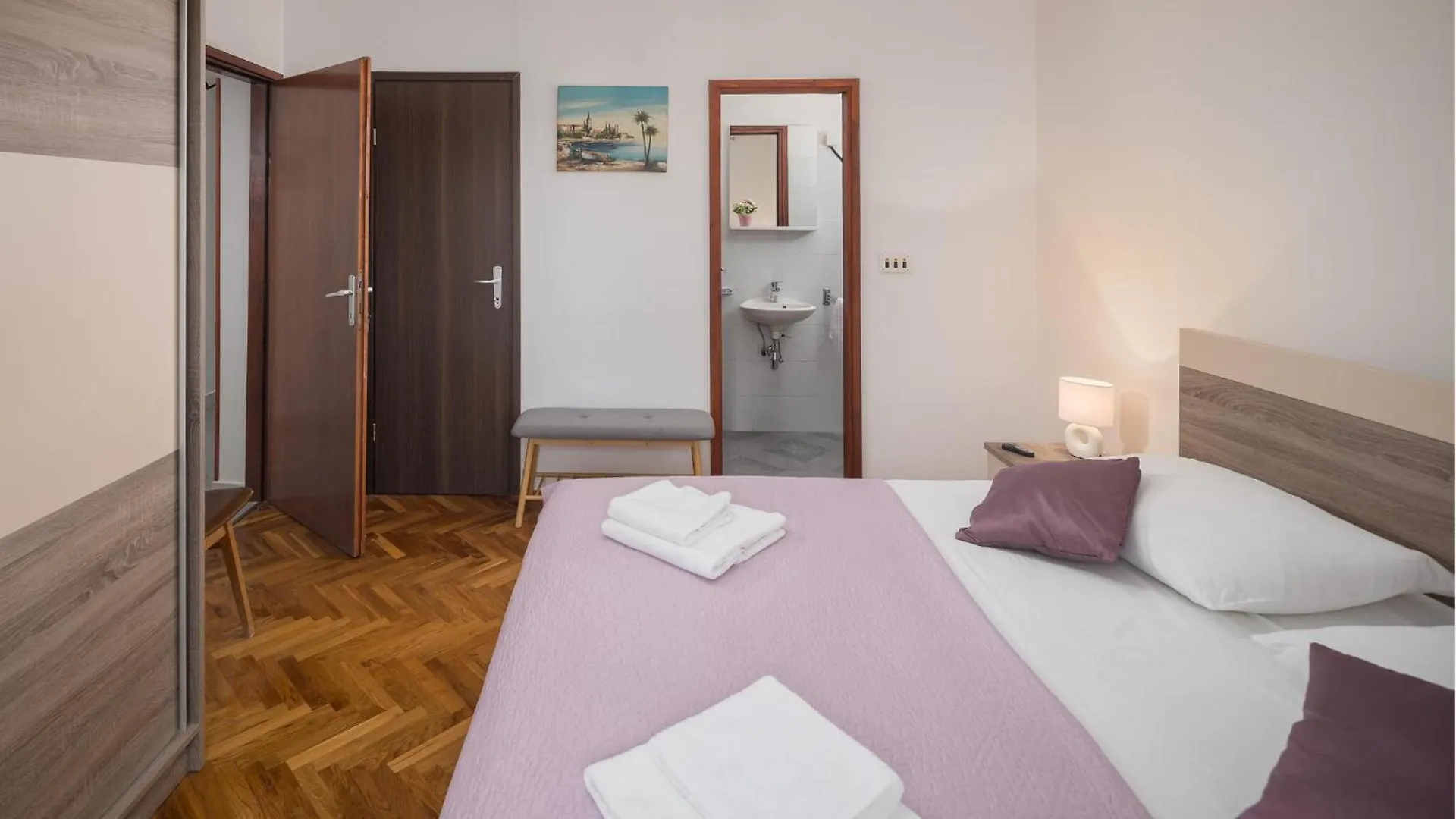 Lovely Apartment In Kastelir With Wifi